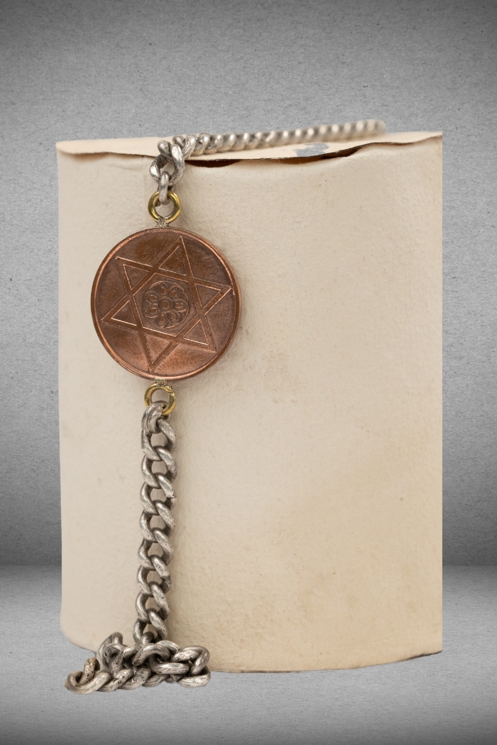 Devapanam bracelet with chain